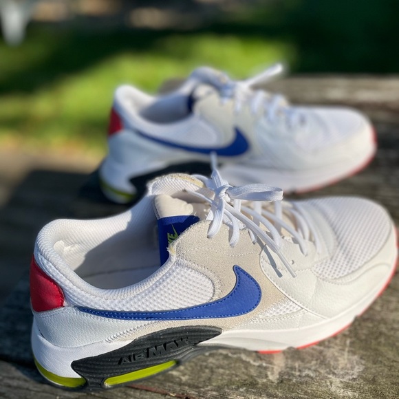 Nike Unisex Air Max White Blue Red Sneakers Like New Condition - Picture 3 of 9